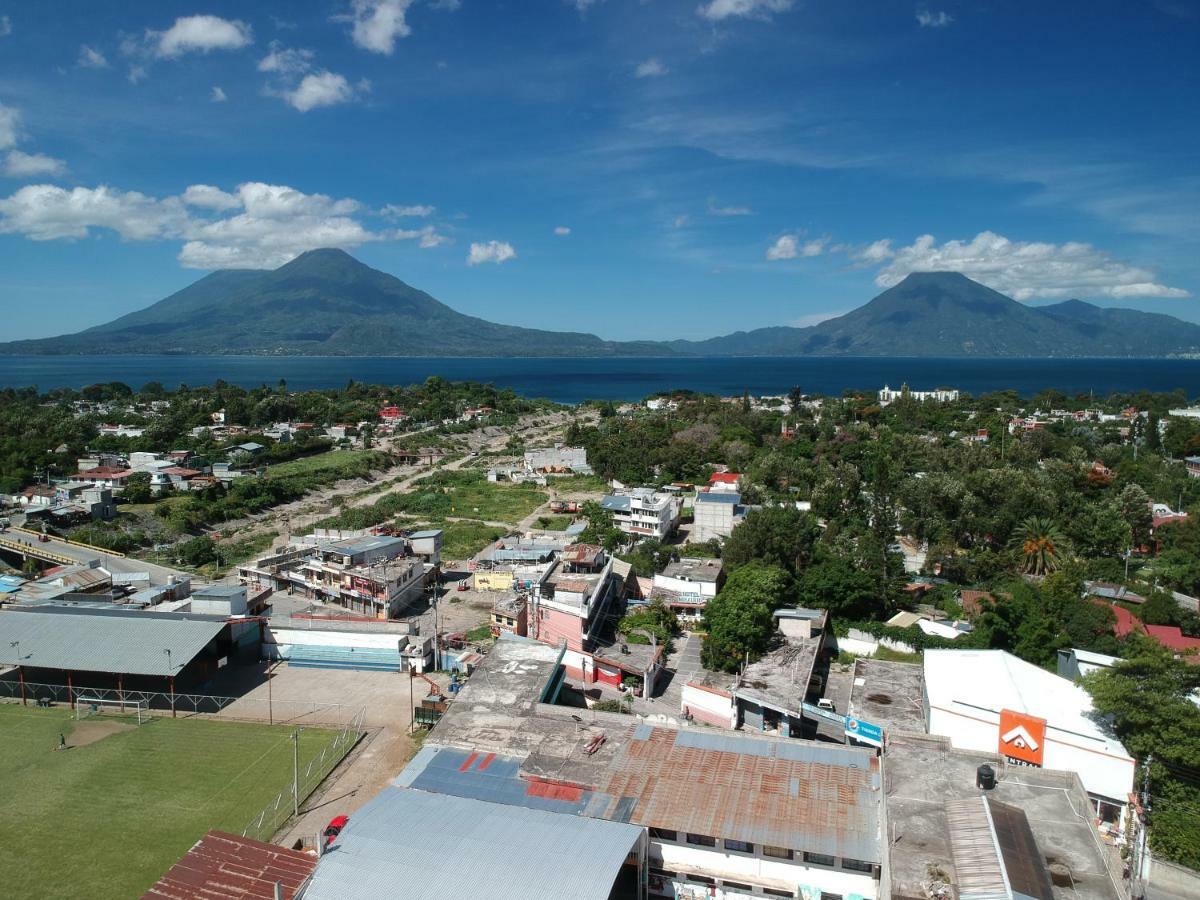 Victorias Hotel Panajachel Buitenkant foto
