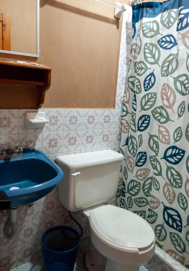 Victorias Hotel Panajachel Buitenkant foto