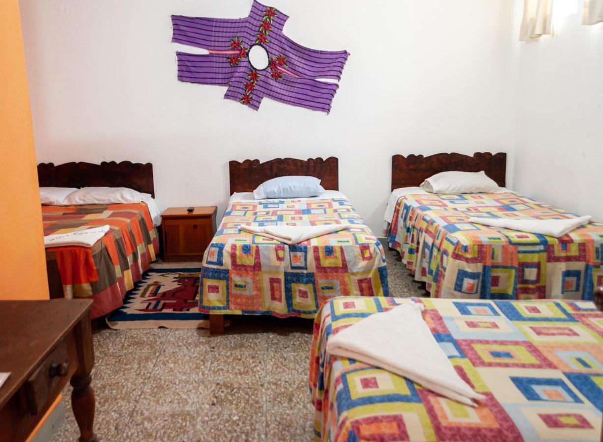 Victorias Hotel Panajachel Buitenkant foto